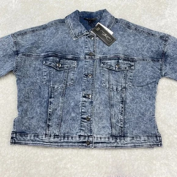 DG2 by Diane Gilman Snow Wash Boxy Jean Jacket - Picture 3 of 10